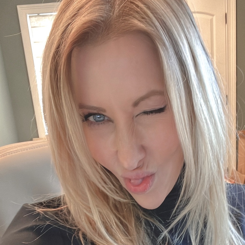 Meet your Posher, Evi